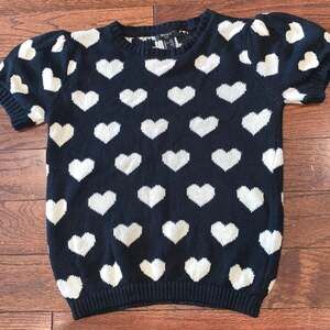 Forever 21 Kids Black and White Heart Pattern Short Sleeve Knit Top - Size 11/12